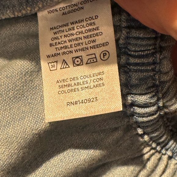 Loft Chambray Ruffle Smocked Button Cami ( medium) - Picture 9 of 13